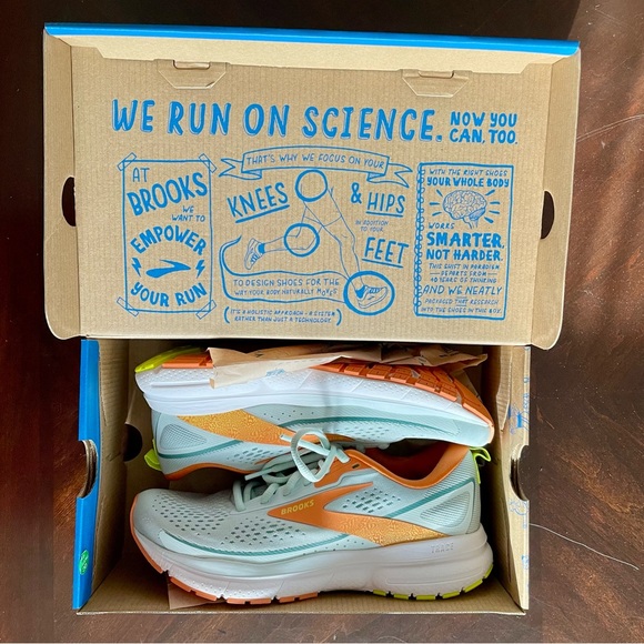 Brooks Trace 3 Women's Running Shoes (Size: 7.5) - Excellent Condition - Picture 15 of 16